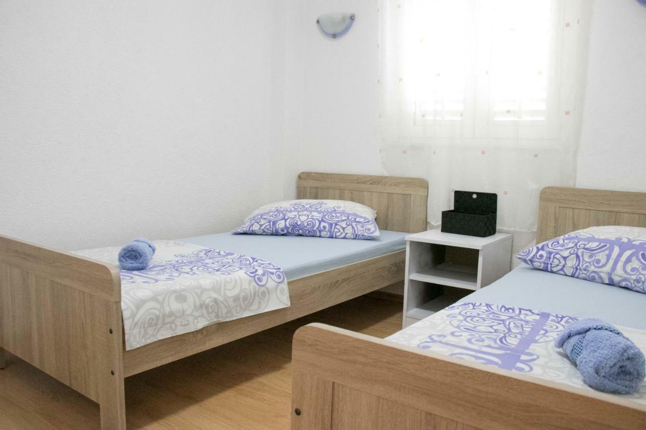 Apartment Lorena Sevid Luaran gambar
