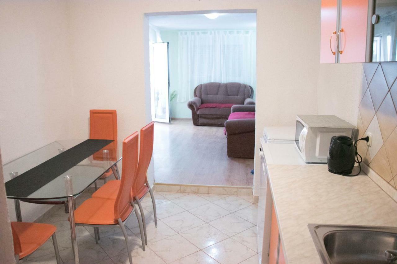 Apartment Lorena Sevid Luaran gambar